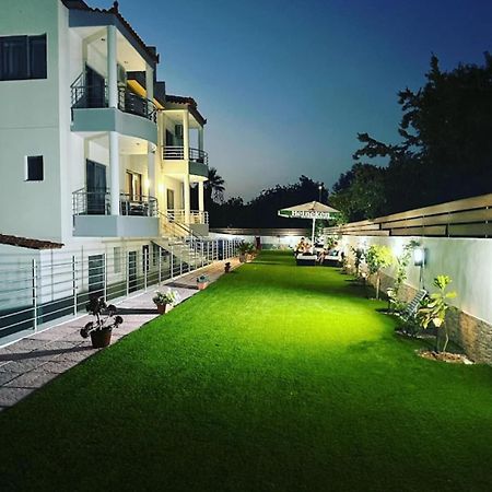 ארטמידה Sun Day Apartments Free Airport Shuttle מראה חיצוני תמונה