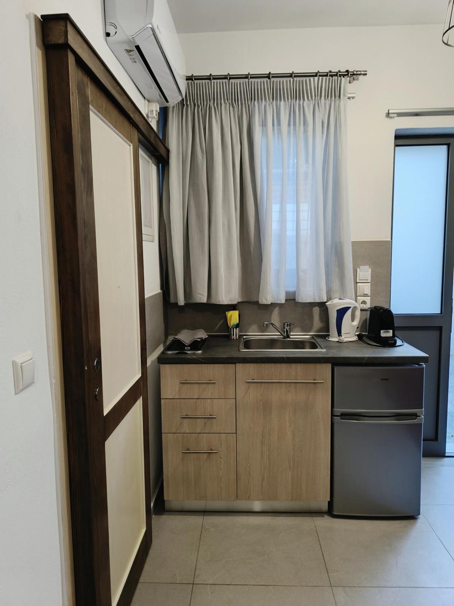ארטמידה Sun Day Apartments Free Airport Shuttle מראה חיצוני תמונה